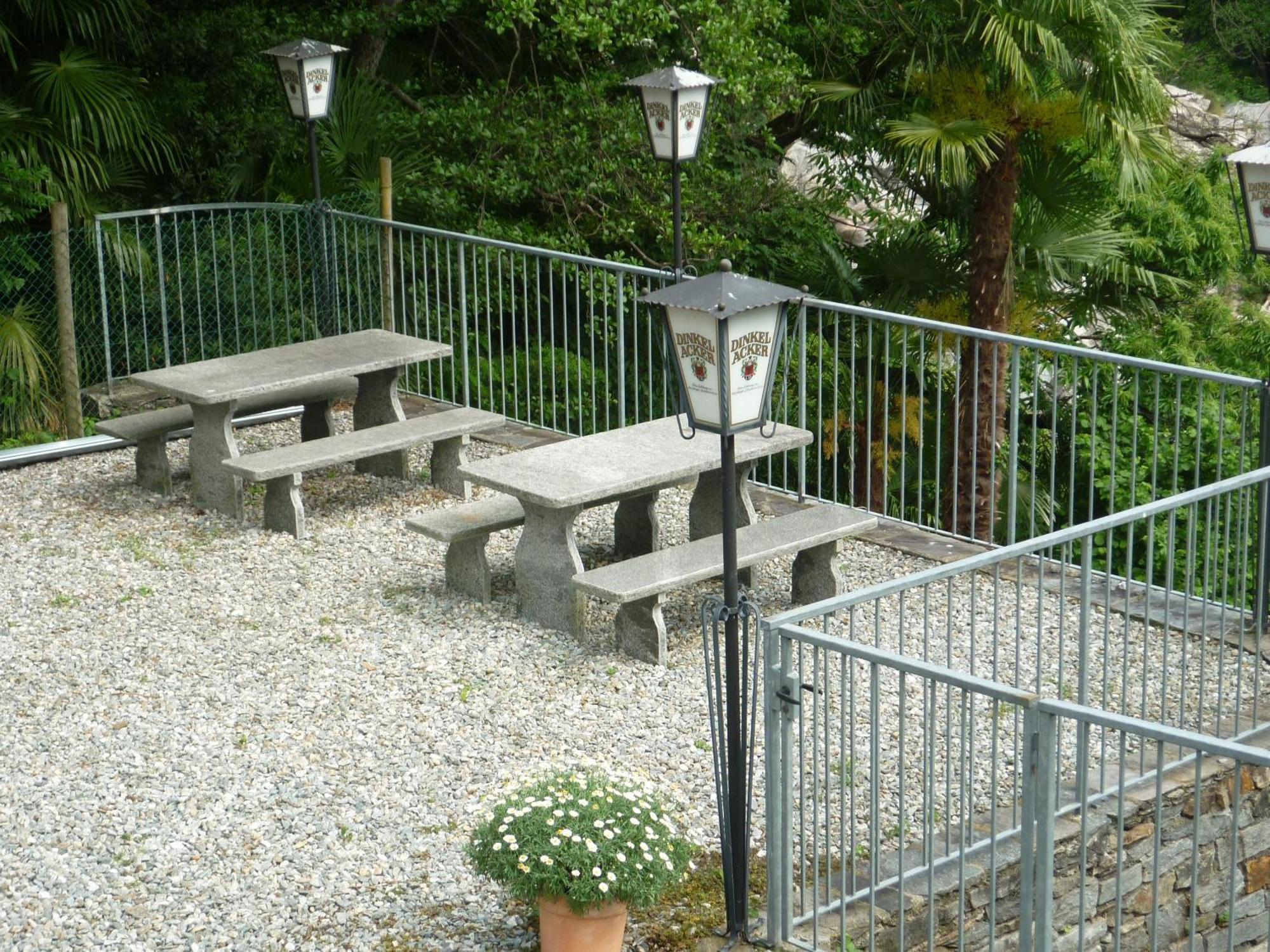 Ristorante Charme Hotel Tre Terre Ponte Brolla Exterior photo